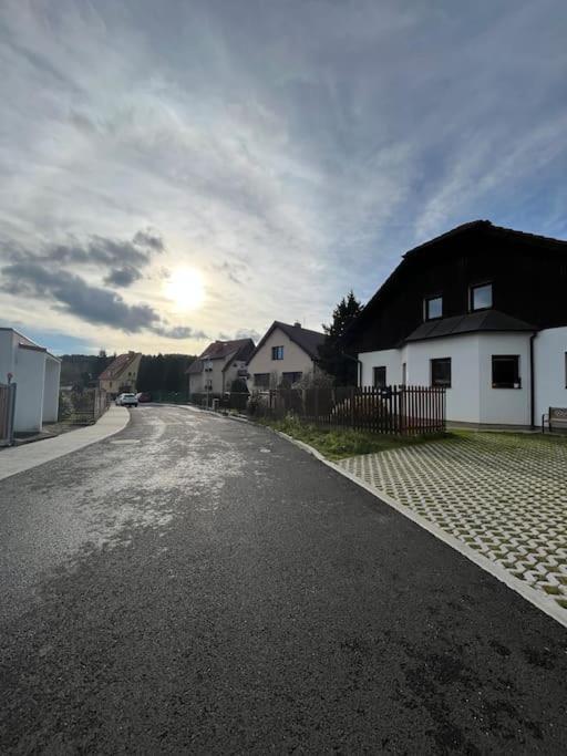 "Stone'S Throw" Krumlov 5 Min By Car, Lipno 15 Min By Car, 2 Bdrooms,Playroom Kájov Екстериор снимка